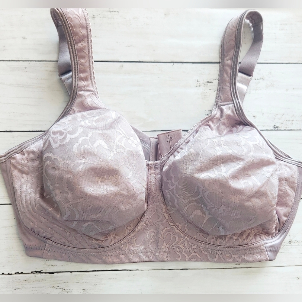 Women's Playtex 18hr Ultimate Lift And Support Wireless Bra Size 42DD New!